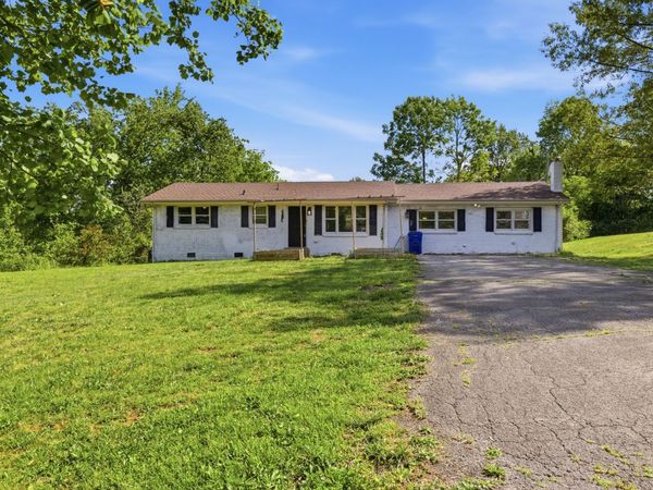 2082 Skyview Cir, Clarksville, TN 37042