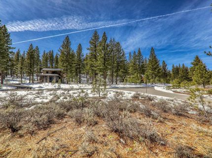 300 Bob Haslem, Truckee, CA 96161 Photo