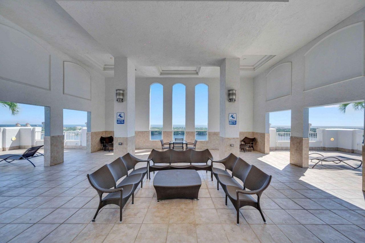255 Evernia Street, Unit 407, West Palm Beach, FL 33401 Photo