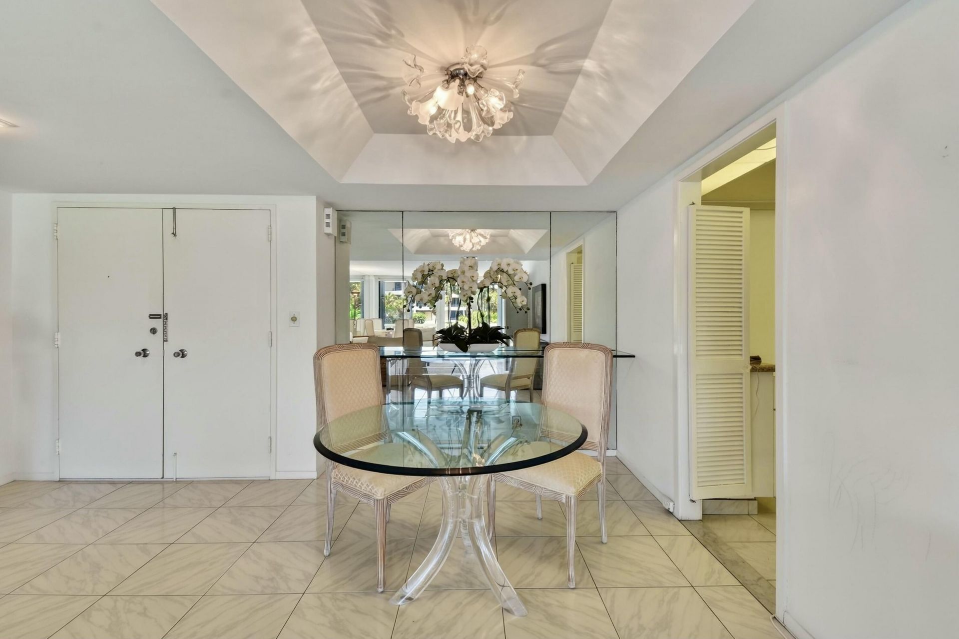 100 Sunrise Avenue, Unit 308, Palm Beach, FL 33480 Photo