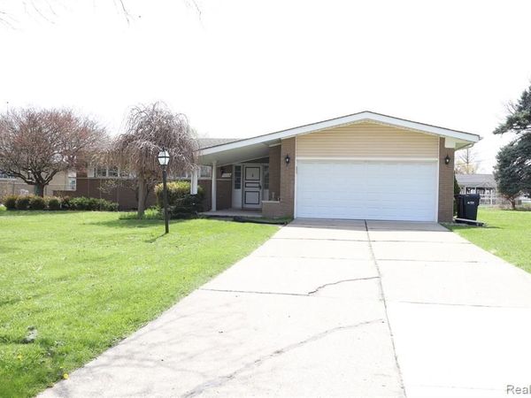 11114 Greendale Drive, Sterling Heights, MI 48312