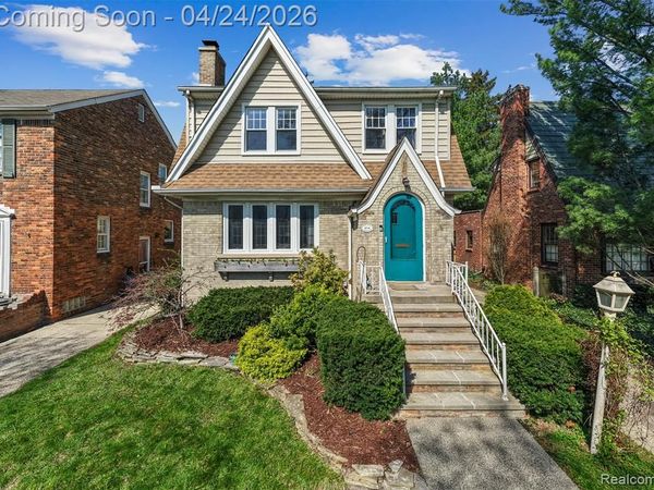 414 Cloverly Road, Grosse Pointe Farms, MI 48236