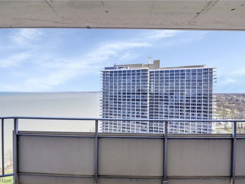 12900 Lake Avenue, Unit PH 8, Lakewood, OH 44107 Photo 15