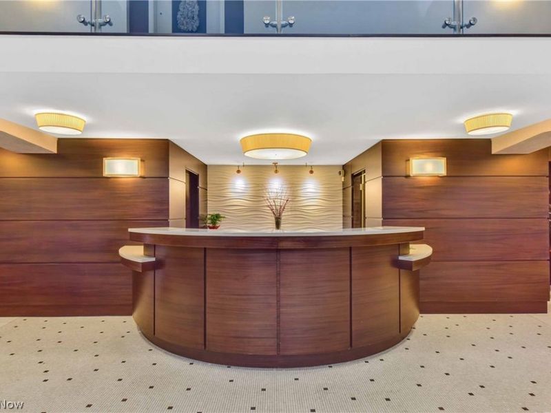 12900 Lake Avenue, Unit PH 8, Lakewood, OH 44107 Photo 22