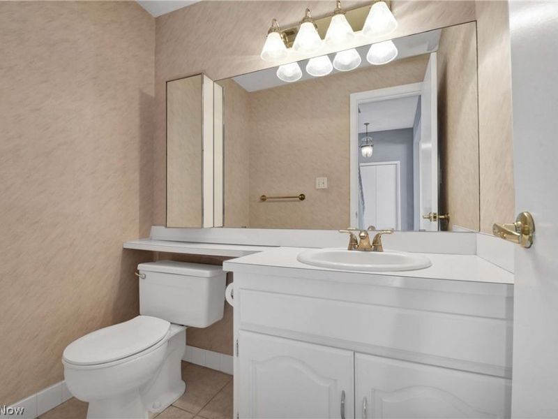 12900 Lake Avenue, Unit PH 8, Lakewood, OH 44107 Photo 3