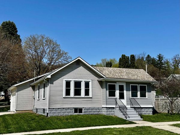 509 S Mill Street, Decorah, IA 52101
