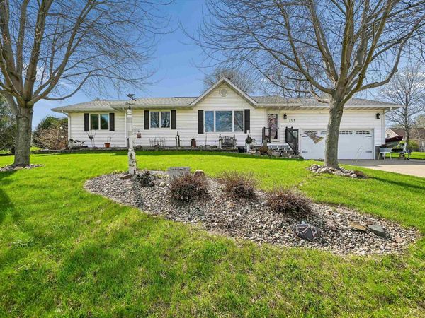 201 Elm Street, Waverly, IA 50677