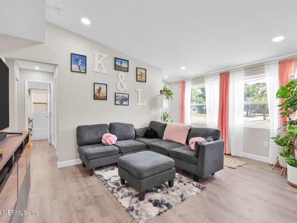 6786 W GASPAR Circle, Jacksonville, FL 32219