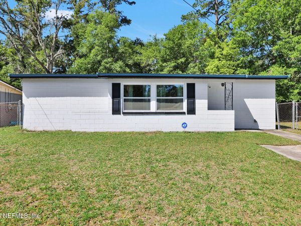 6786 W GASPAR Circle, Jacksonville, FL 32219