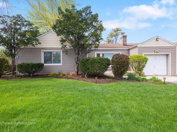 804 S President Street , Wheaton, IL 60189