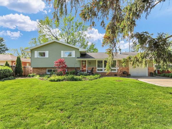 611 Ventura Road , Champaign, IL 61820