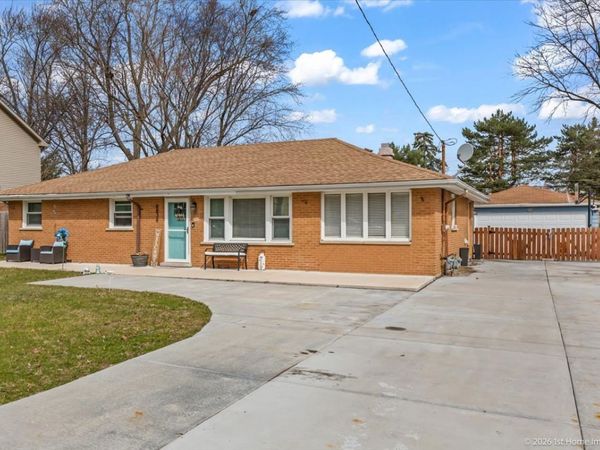 8836 W 93rd Place , Hickory Hills, IL 60457