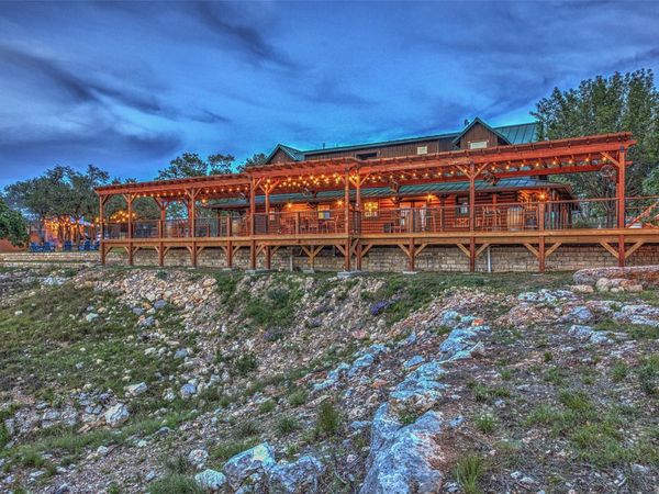 4451 McGregor LN, Dripping Springs, TX 78620