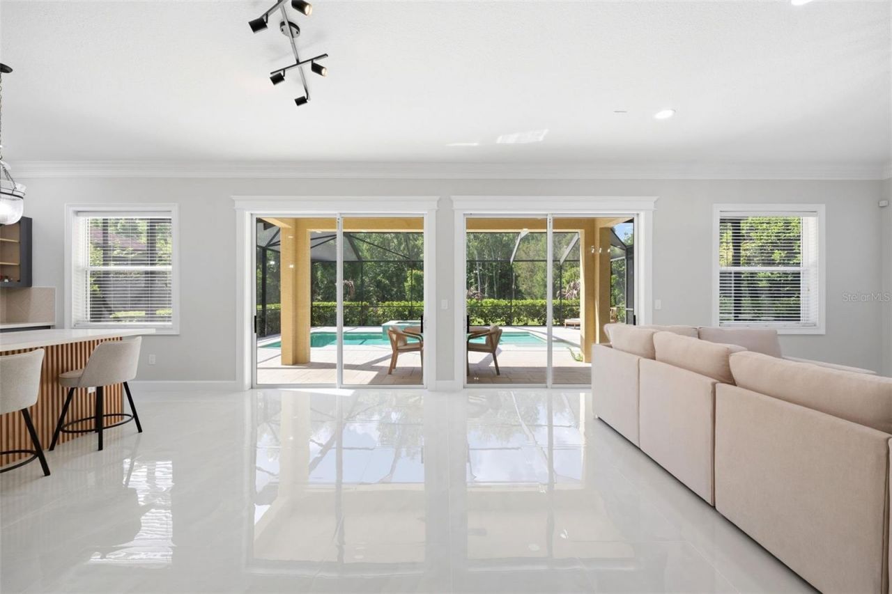 8005 Cypress Crossing Court, Tampa, FL 33647 Photo