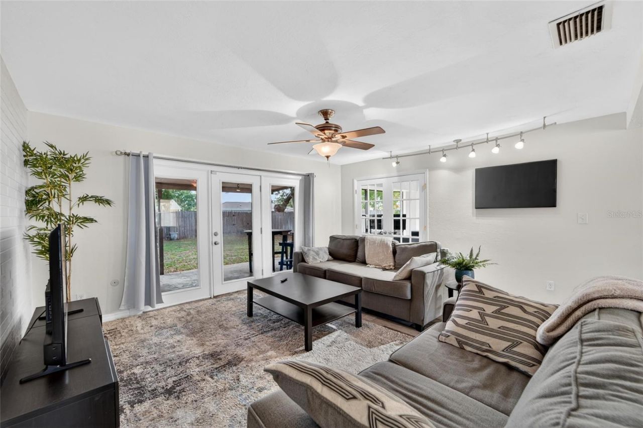2842 61st Lane N, Saint Petersburg, FL 33710 Photo