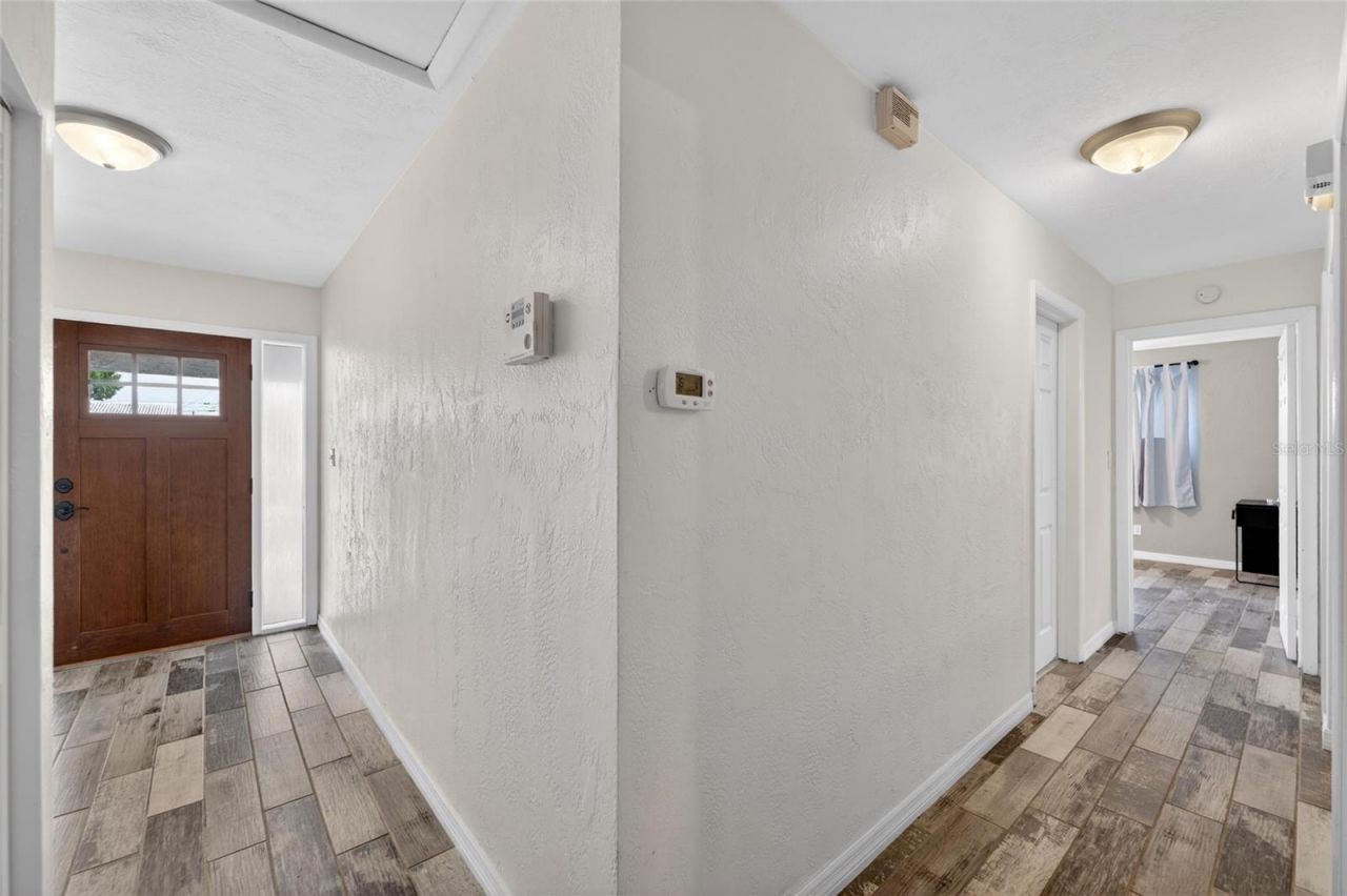 2842 61st Lane N, Saint Petersburg, FL 33710 Photo