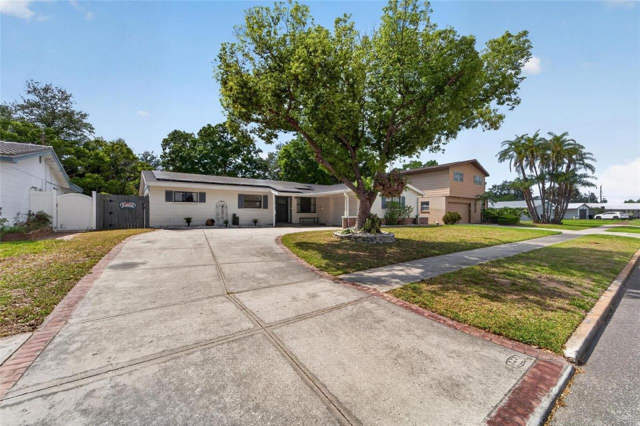 2842 61st Lane N, Saint Petersburg, FL 33710 Photo