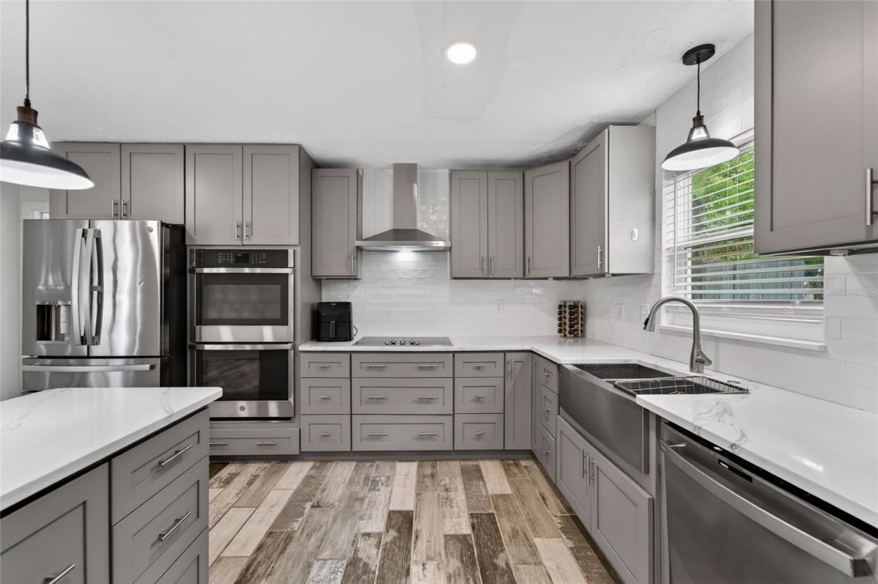 2842 61st Lane N, Saint Petersburg, FL 33710 Photo