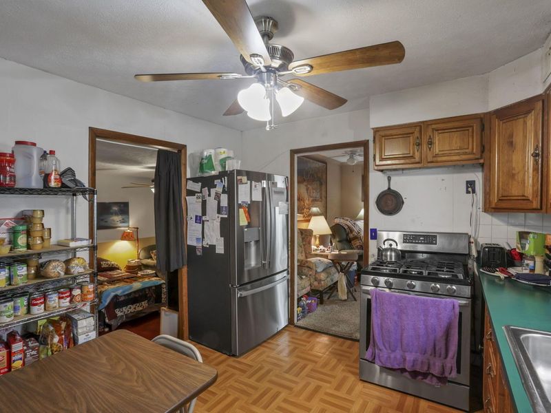 916 S Hampton Road, Columbus, OH 43227 Photo 5