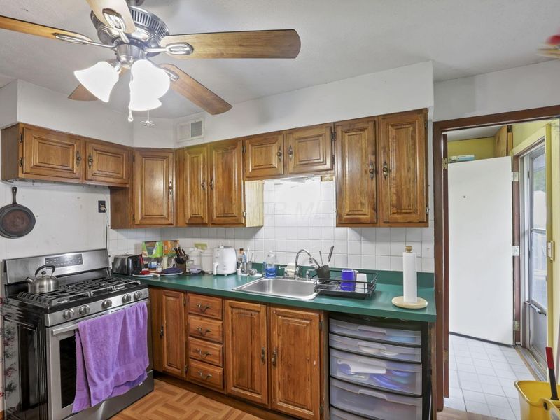 916 S Hampton Road, Columbus, OH 43227 Photo 6