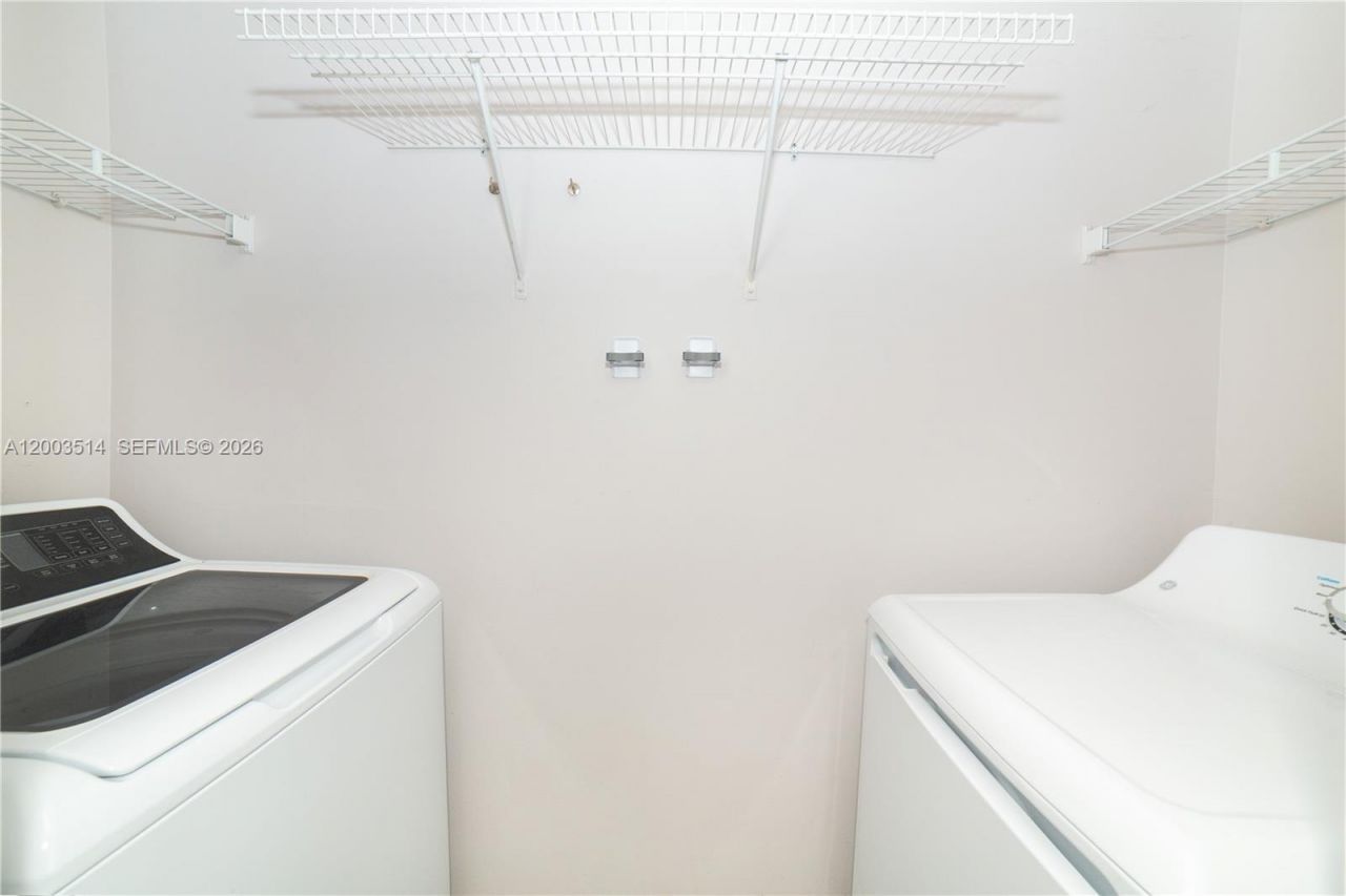 17100 N Bay Rd , Unit 1913, Sunny Isles Beach, FL 33160 Photo
