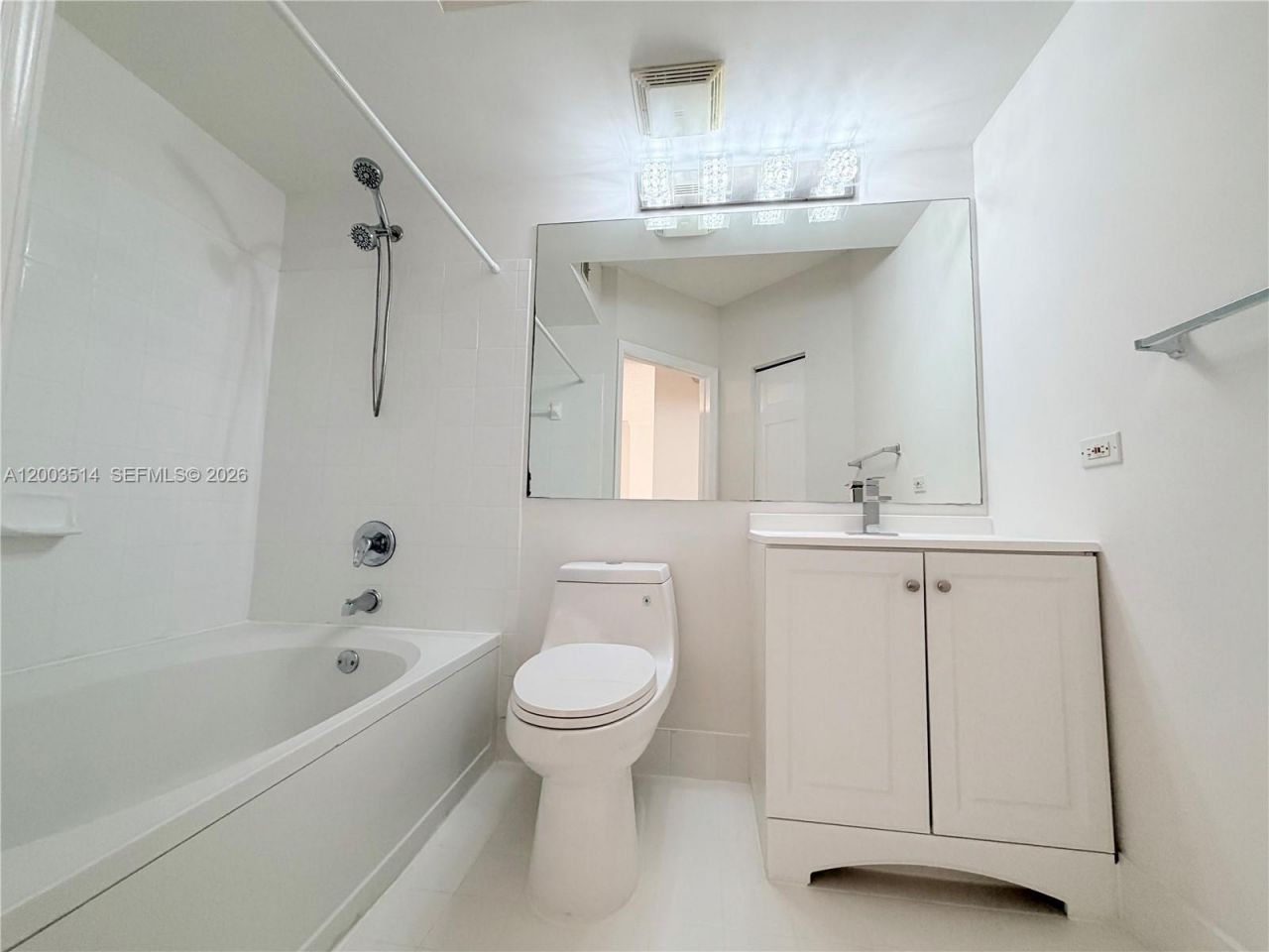 17100 N Bay Rd, Unit 1913, Sunny Isles Beach, FL 33160 Photo