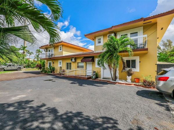 12085 W Dixie Hwy , Biscayne Park, FL 33161