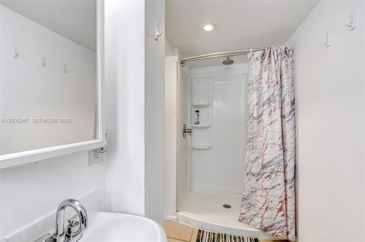 12085 W Dixie Hwy, Biscayne Park, FL 33161 Photo