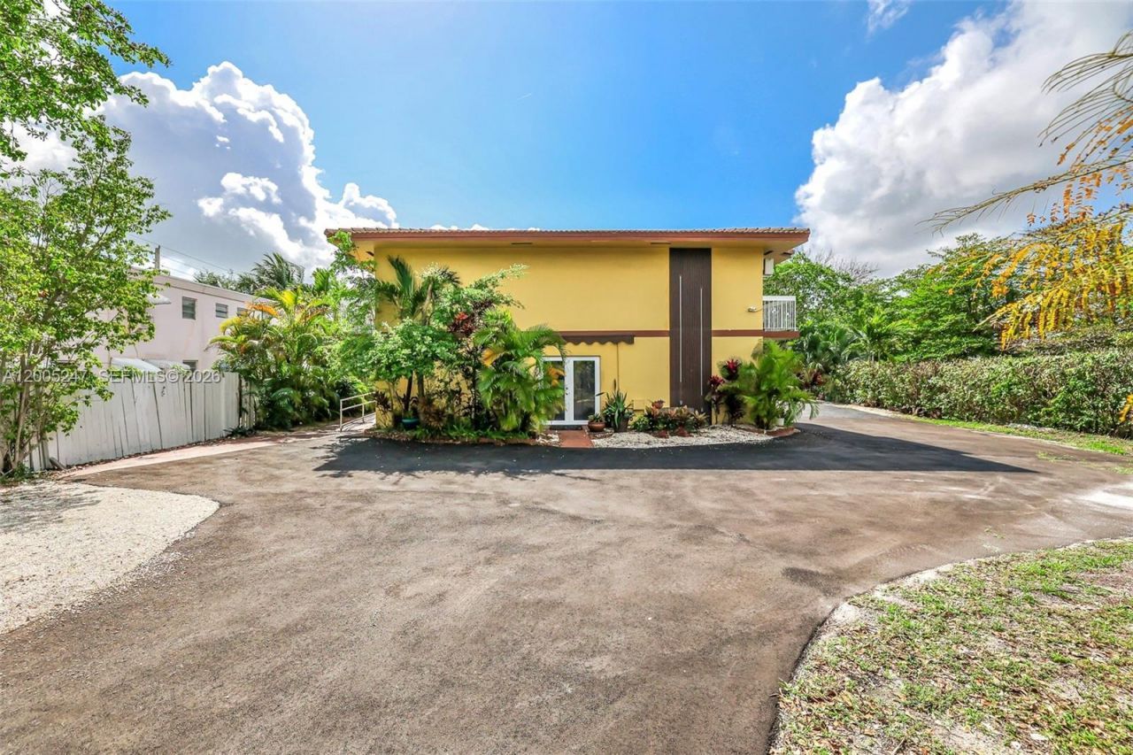 12085 W Dixie Hwy, Biscayne Park, FL 33161 Photo