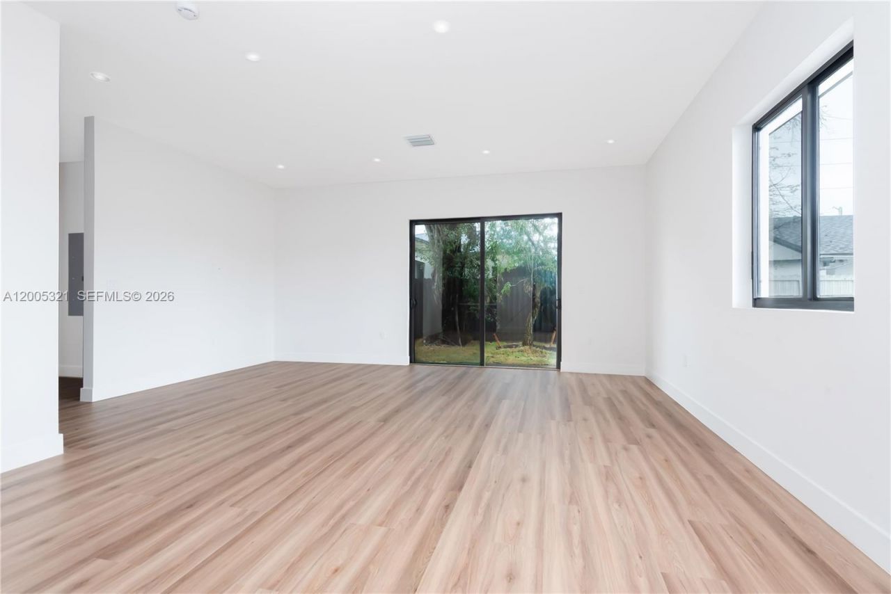 4517 NW 3rd Street , Unit 4517, Miami, FL 33126 Photo