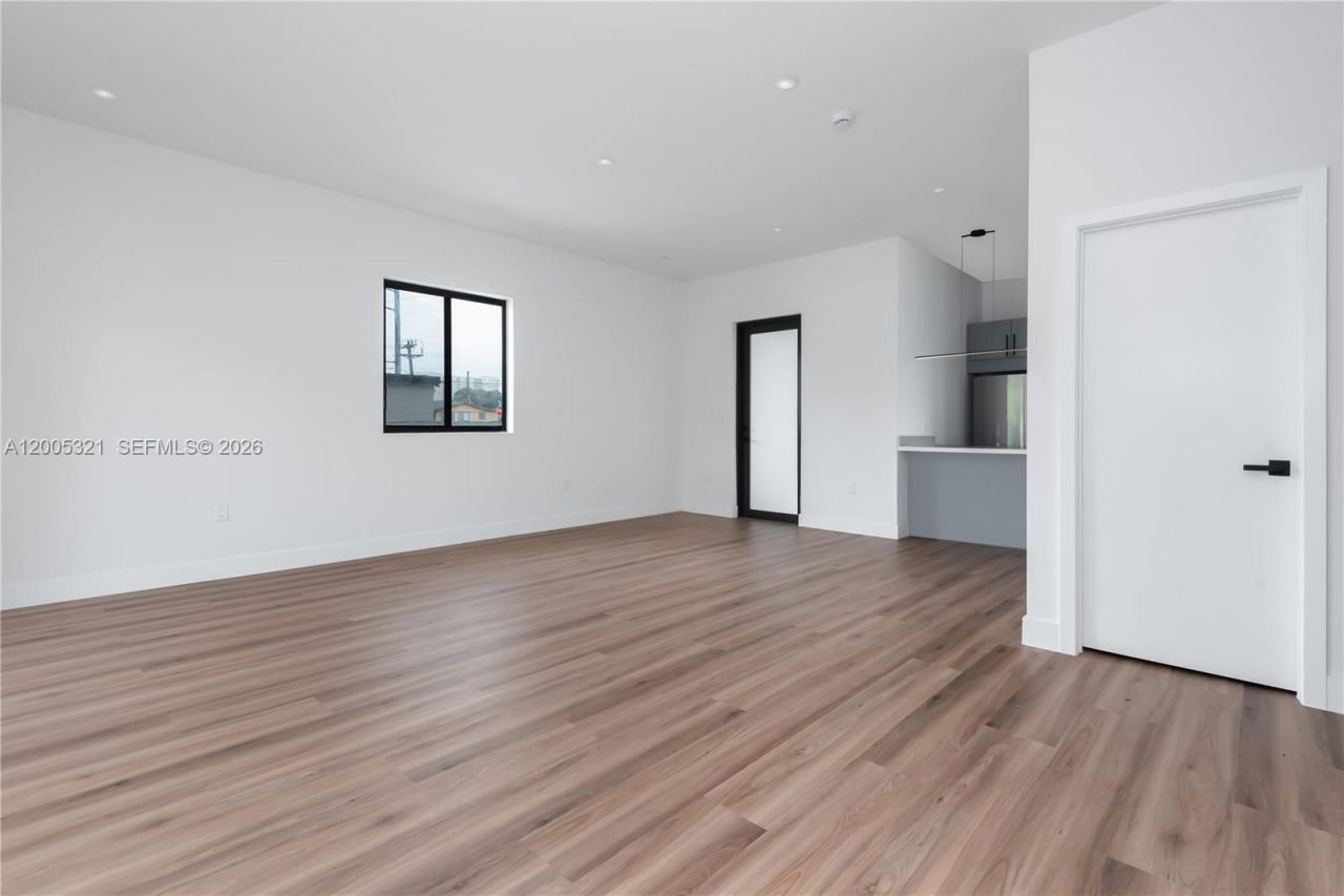 4517 NW 3rd Street , Unit 4517, Miami, FL 33126 Photo