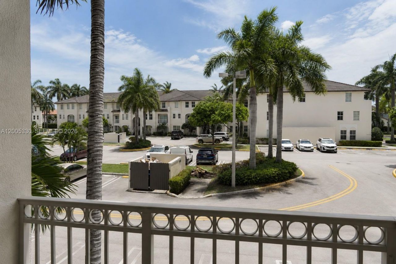 11503 NW 89th St, Unit 213, Doral, FL 33178 Photo