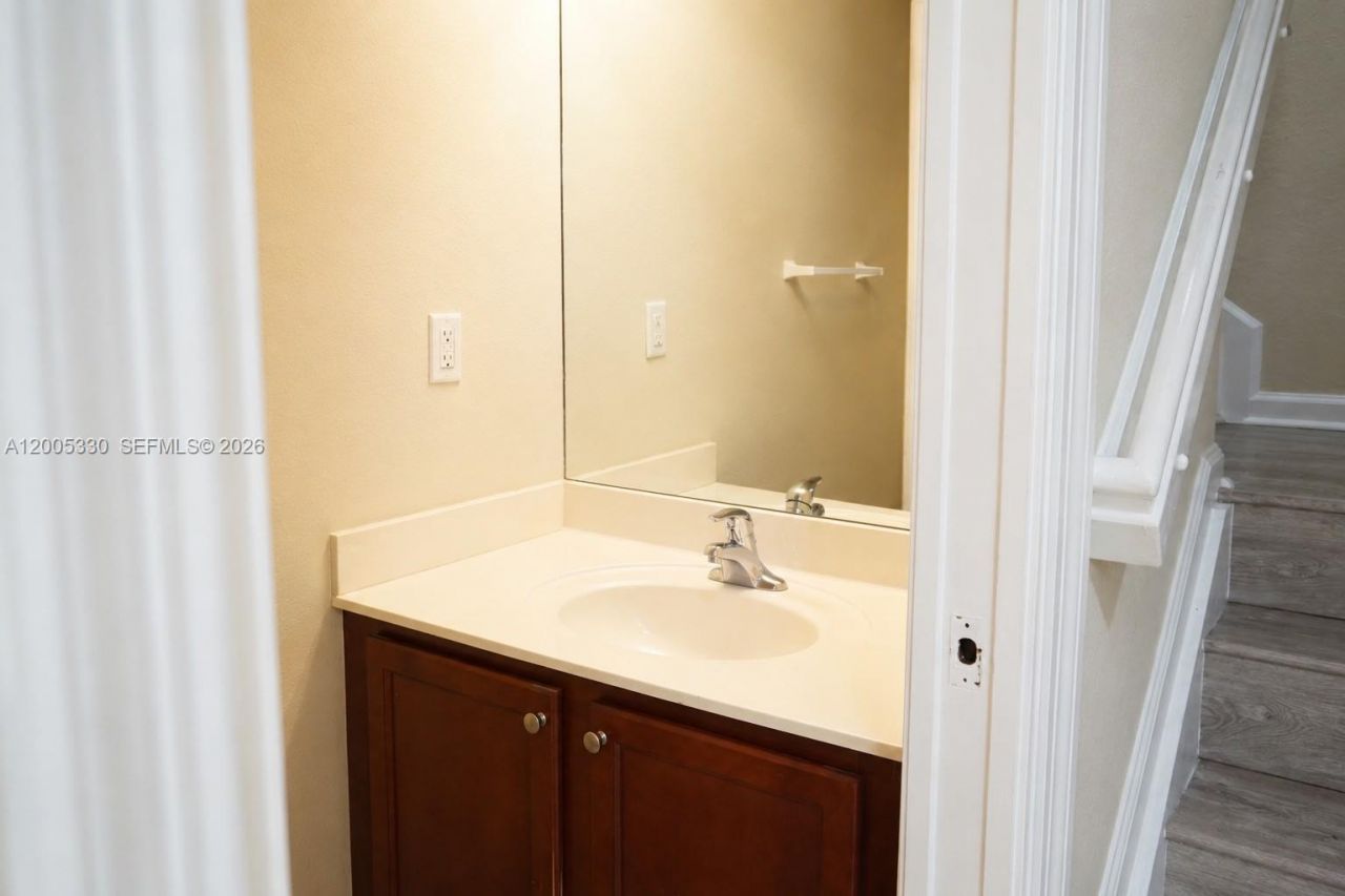 11503 NW 89th St, Unit 213, Doral, FL 33178 Photo