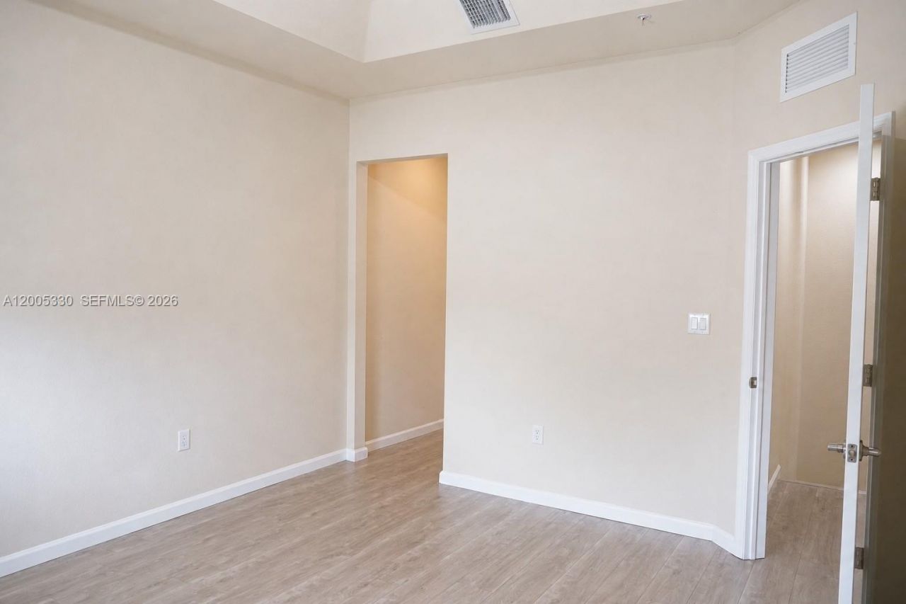 11503 NW 89th St, Unit 213, Doral, FL 33178 Photo