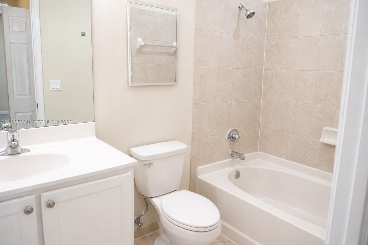 11503 NW 89th St, Unit 213, Doral, FL 33178 Photo