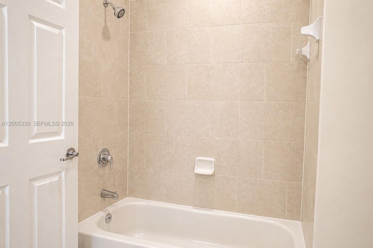 11503 NW 89th St, Unit 213, Doral, FL 33178 Photo