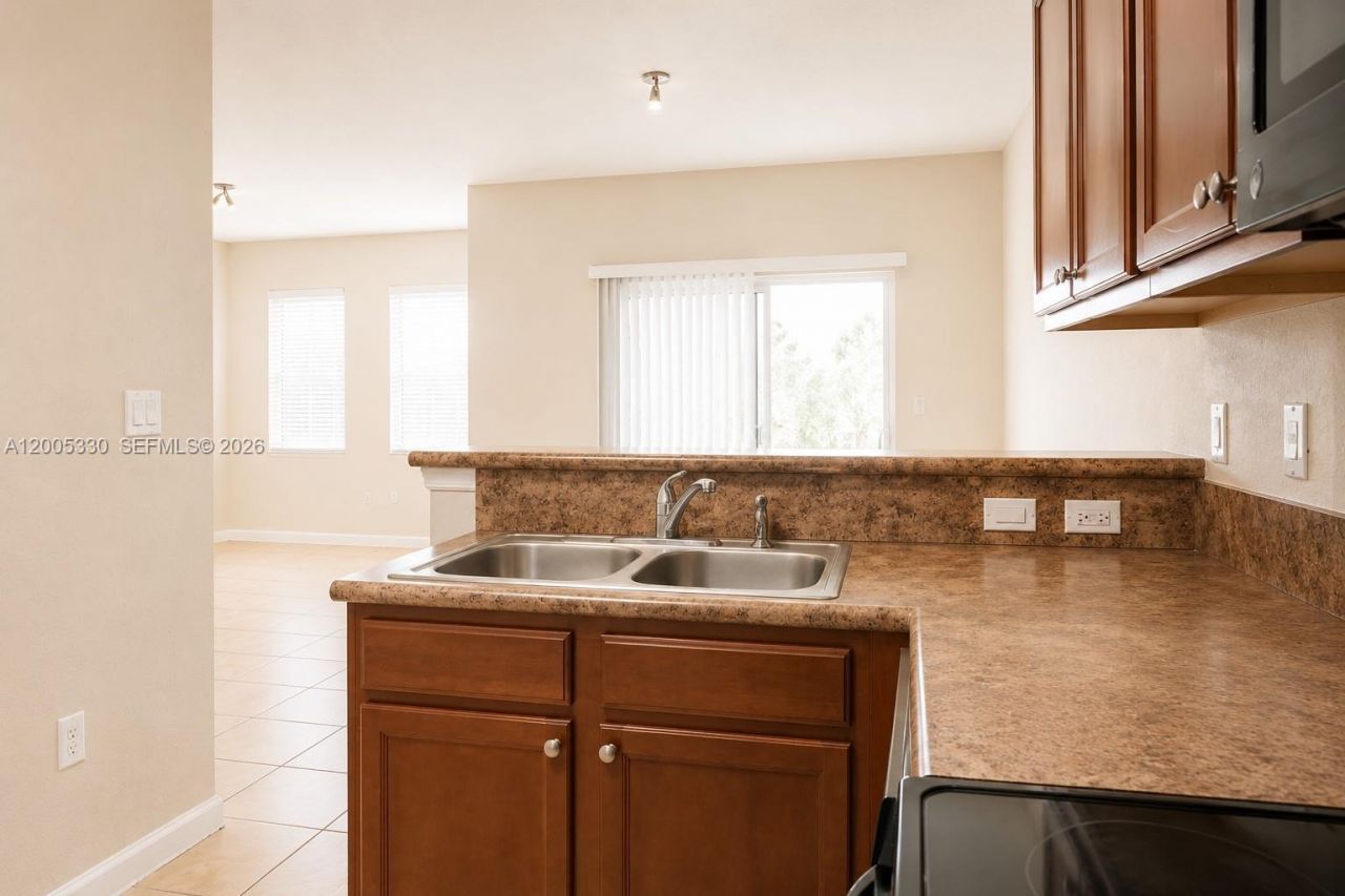 11503 NW 89th St, Unit 213, Doral, FL 33178 Photo