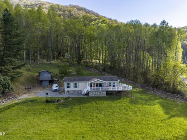 2169 Rice Creek Road, Flag Pond, TN 37657