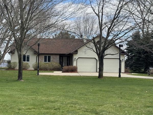 W5092 N Osprey Drive, New Lisbon, WI 53950