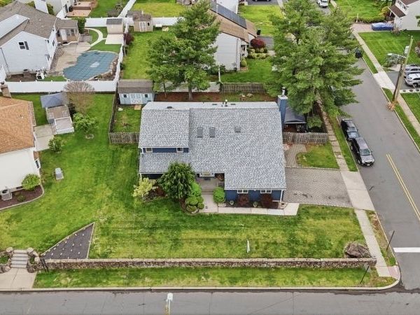 121 W Hill Rd, Woodbridge, NJ 07067