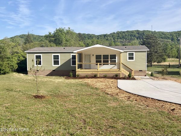 1310 W Beaver Creek Drive, Powell, TN 37849