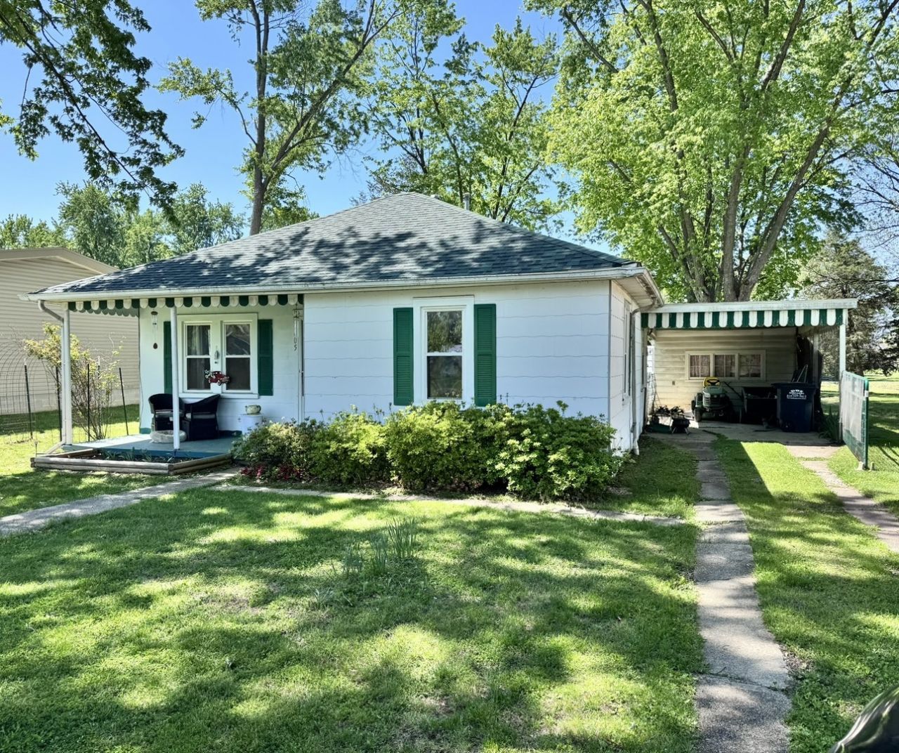 405 Penfield Street, Odin, IL 62870 Main Photo