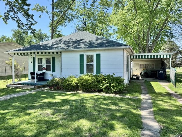 405 Penfield Street , Odin, IL 62870