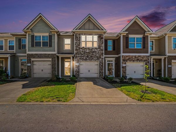 4009 Cannonsgate Ln, Murfreesboro, TN 37128