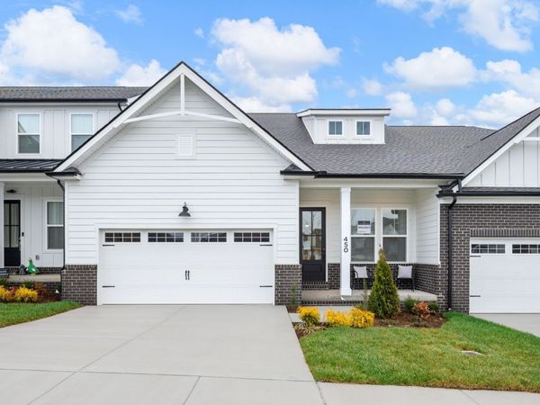 460 Buckwood Avenue W, Thompsons Station, TN 37179