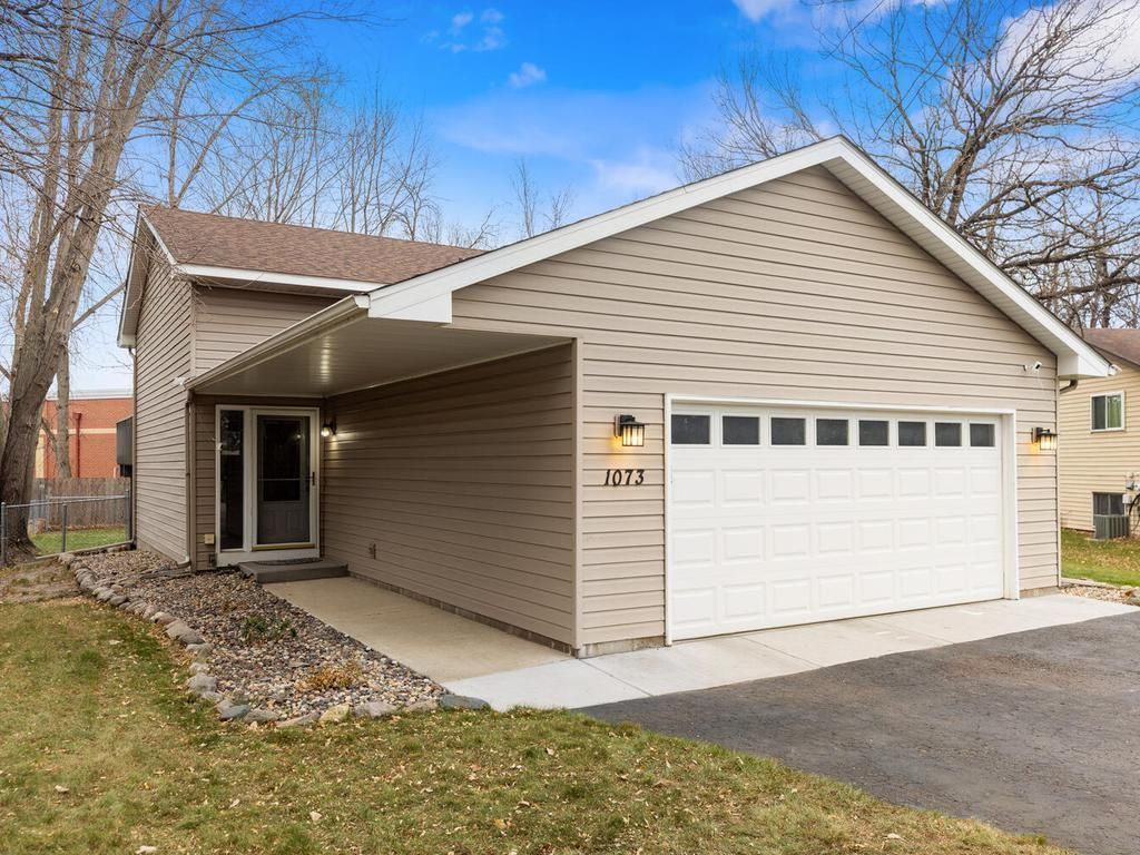 1073 5th Avenue SW, Forest Lake, MN 55025