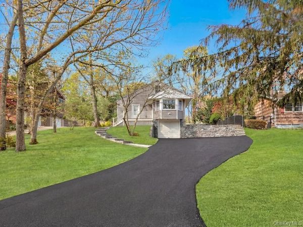 14 Woodvale Avenue, Kings Park, NY 11754