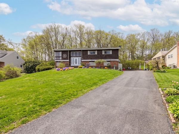 75 Tennyson Drive , Nanuet, NY 10954