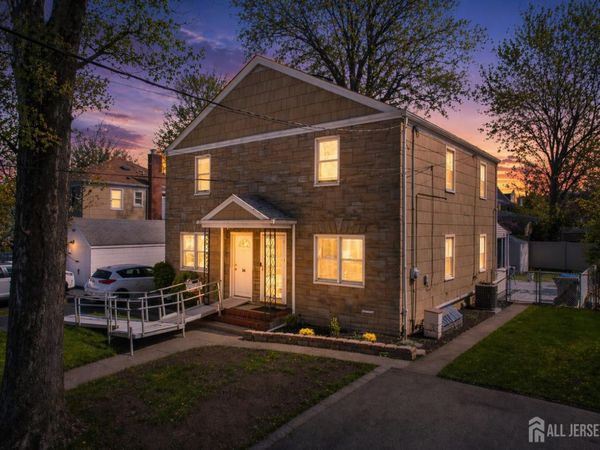 32 Robins Place, Metuchen, NJ 08840