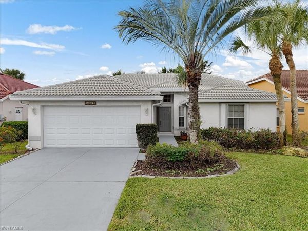 8207 Breton CIR, FORT MYERS, FL 33912